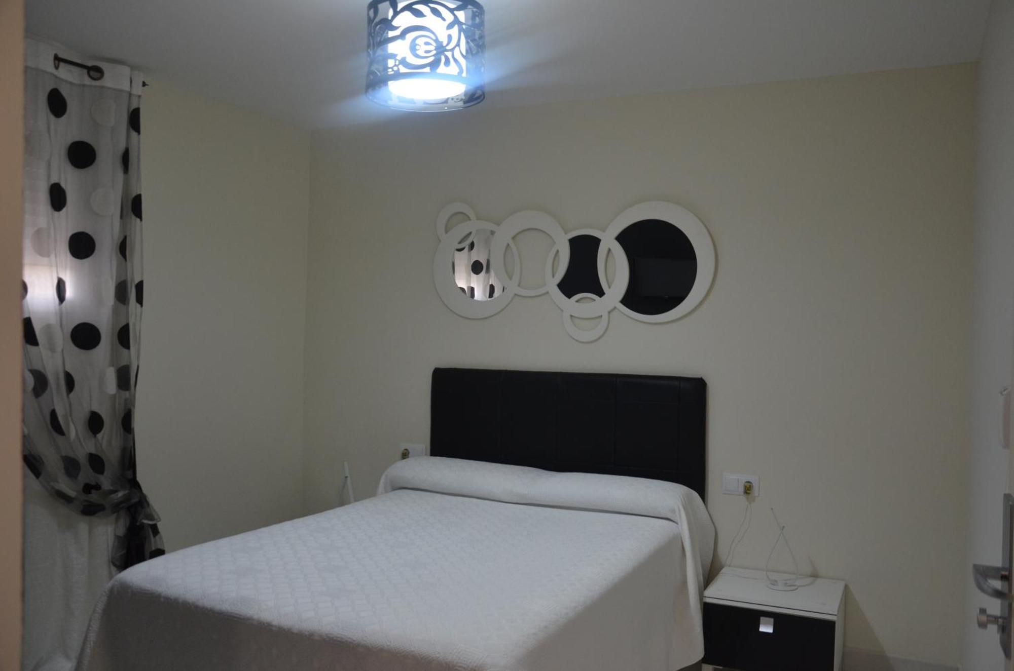 Hostal Mont Royal Alicante Exterior foto