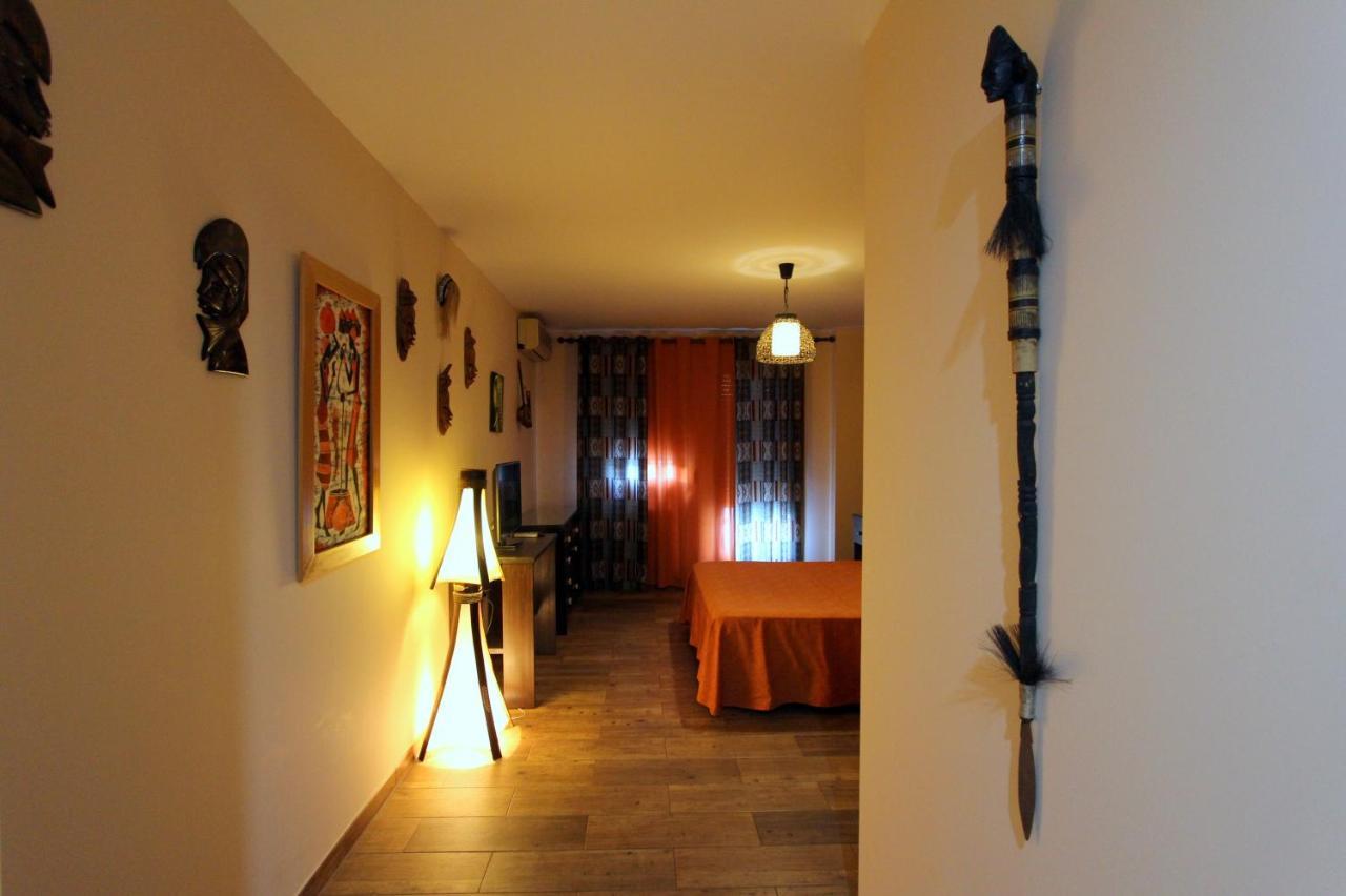 Hostal Mont Royal Alicante Exterior foto